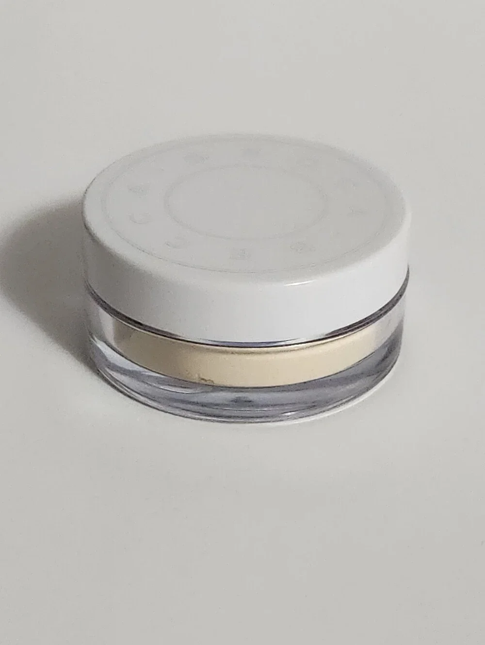 NEW BECCA Setting Powder - Picture 2 of 7